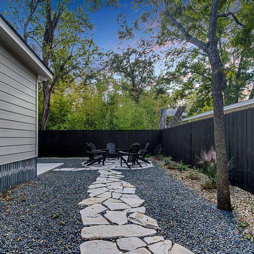 Southern Charm - Near Main With Hot Tub Fredericksburg Exterior foto